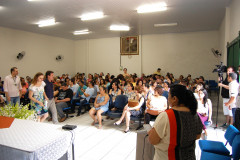 No Colégio Estadual do Campo de Porto Camargo, em Icaraíma, Noroeste do Estado, toda vez que algum recurso financeiro é depositado na conta da escola a direção convoca os funcionários, professores, estudantes e pais para decidir a melhor maneira de aplicar os recursos. Nesses encontros também são repassadas à comunidade escolar as necessidades do colégio, e todos trabalham juntos para solucionar as demandas.