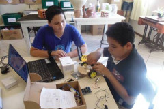 O Colégio Estadual Jardim Porto Alegre, em Toledo, Oeste do Paraná, desenvolve uma série de atividades especiais com seus estudantes que possuem altas habilidades/superdotação. Parte do trabalho, além dos desafios diários, é contar com a percepção dos professores para identificar esses alunos e incentivar a participação dos familiares.