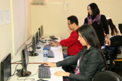 Jovens e adultos paranaenses que não tiveram a oportunidade de concluir os anos finais do ensino fundamental iniciaram nesta quarta-feira (17) uma importante jornada. O Departamento de Educação de Jovens e Adultos (Deja) da Secretaria de Estado da Educação disponibilizou 21 mil vagas em laboratórios com computadores nas escolas estaduais para os interessados em fazer as provas na modalidade de Educação de Jovens e Adultos (EJA) e concluir os estudos.