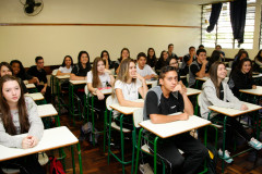 O governador Beto Richa já autorizou a reposição das aulas referentes ao dia 30 de agosto, quando os professores da rede estadual fizeram um dia de mobilização