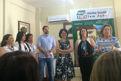 A secretária de Estado da Educação, professora Ana Seres, reúne os 32 chefes de Núcleos Regionais da Educação (NREs) em Loanda nesta segunda e terça-feira (dias 19 e 20) para tratar de estratégias de gestão, o Índice de Desenvolvimento da Educação Básica (Ideb) – divulgado no início deste mês-, educação de jovens e adultos e infraestrutura escolar. O encontro serve também para troca de experiências.