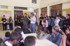 No Colégio Estadual do Campo Professora Maria de Jesus Pacheco Guimarães, localizado no distrito Guará, em Guarapuava, também no Centro do Estado, a participação dos 470 alunos na administração é um dos alicerces da boa gestão desenvolvida na escola