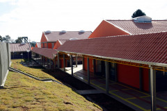 Desde que os alunos do Colégio Estadual Professores Edvaldo e Maria Janete Carneiro, em Turvo, na região Central do Paraná, passaram a estudar no novo prédio, em agosto de 2013, foram adotadas pela direção novas ferramentas para auxiliar as avaliações pedagógicas e combater a evasão escolar. Atualmente, a escola tem 470 estudantes do ensino médio, em 16 turmas.