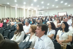 A Secretaria de Estado da Educação entregou nesta segunda-feira (10), em Assis Chateaubriand (Oeste do Estado), o Prêmio de Gestão às escolas que desenvolvem projetos pedagógicos inéditos e incentivam a participação da comunidade na administração financeira. A premiação faz parte do programa Minha Escola Tem Ação (Meta), que tem como objetivos reduzir os índices de evasão e elevar a qualidade do ensino por meio da gestão escolar participativa.