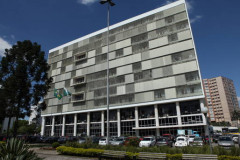 Um acordo firmado no final da tarde desta sexta-feira (28), entre a Procuradoria Geral do Estado (PGE), o Ministério Público do Estado do Paraná (MPE-PR) e a Defensoria Pública do Estado do Paraná coloca fim às ocupações dos colégios estaduais de Curitiba