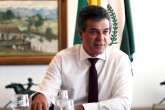 O governador Beto Richa autorizou nesta terça-feira (31) a convocação de mais 339 professores para a rede estadual de ensino. Eles foram aprovados em concurso público realizado em 2013. O governador também autorizou a convocação 163 policiais militares, suplentes do concurso público realizado em 2012.