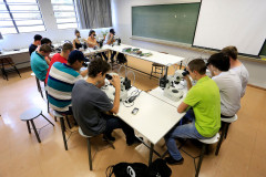 A Universidade Estadual de Londrina (UEL) recebeu 13.994 inscrições para 600 vagas; na Universidade Estadual do Centro-Oeste (Unicentro) foram 15.490 inscritos para 1.115 vagas; a Universidade Estadual do Norte do Paraná (Uenp) teve 7.581 candidatos para 293 vagas; a Universidade Estadual do Oeste do Paraná (Unioeste) 25.411 para 1.228 vagas e a Universidade Estadual do Paraná (Unespar) registrou 20.417 inscrições para 1.487 vagas.