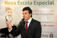 Governador inaugura escola de educação especial