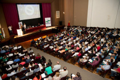 Cerca de 800 representantes das 403 organizações da sociedade civil que ofertam atendimento educacional especializado participaram nesta terça-feira (14), em Curitiba, do curso de capacitação financeira para garantir qualidade na administração dos recursos públicos que chegam a essas instituições