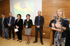 A secretária da Família e Desenvolvimento Social, Fernanda Richa, foi homenageada nesta terça-feira (21) no 1º Encontro das Primeiras-Damas promovido pelo Núcleo Regional da Educação da Área Metropolitana Norte. O evento, em celebração ao Mês da Mulher, reuniu primeiras-damas e secretárias de Assistência Social de 14 municípios da região.