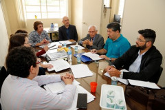 Os processos de monitoramento e de avaliação do Plano Estadual de Educação foram tema de encontro de representantes da Secretaria de Estado da Educação (SEED), Secretaria de Estado da Ciência, Tecnologia e Ensino Superior (SETI), Conselho Estadual de Educação (CEE) e da União dos Dirigentes Municipais de Educação (Undime/PR). A reunião, que aconteceu na última quinta-feira (23), em Curitiba, é a primeira de uma série que será realizada para aperfeiçoar esses modelos.
