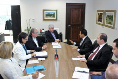 O Governo do Paraná vai melhorar o funcionamento da internet em toda rede estadual de ensino. Detalhes do projeto foram discutidos nesta quarta-feira (19), no Palácio Iguaçu, pelo chefe da Casa Civil, Valdir Rossoni, com diretores e técnicos da Copel e da Fundepar.