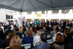 A Secretaria da Educação (SEED) inaugurou nesta terça-feira (16), em Curitiba, o Centro de Documentação, Pesquisa e Informação Técnica (CDPIT). O espaço, localizado na sede na Secretaria, no bairro Vila Izabel, contém cerca de sete mil produções científicas que documentam parte da história da educação pública no Paraná. O centro terá como funções preservar e divulgar as produções científicas da pasta e também promover pesquisas educacionais junto à comunidade acadêmica.