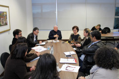 O chefe da Casa Civil, Valdir Rossoni, e a secretária de Estado da Educação, professora Ana Seres, receberam a direção do sindicato dos professores da rede estadual de ensino na tarde desta segunda-feira (22), no Palácio Iguaçu, para mais um debate sobre a pauta de reivindicações da categoria.