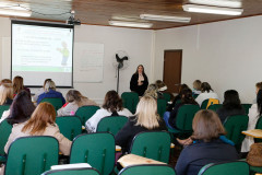 O Departamento de Gestão Escolar da Secretaria de Estado da Educação realiza nesta quarta e quinta-feira (05 e 06), em Curitiba, um curso de formação estratégica para técnicos dos 32 Núcleos Regionais, com cerca de 80 participantes. O curso trata da formação estratégica em gestão escolar.