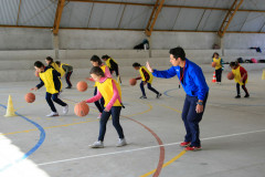 O último dia de aulas do primeiro semestre letivo para um milhão de estudantes das 2,1 mil escolas da rede pública estadual será nesta sexta-feira (14). O recesso de julho vai até o dia 23. Nos dias 24 e 25 (segunda e terça) acontece a Semana Pedagógica, que é reservada a debates com professores e funcionários da educação. Para os alunos, as aulas serão retomadas somente na quarta-feira (26), e seguem até 20 de dezembro, quando será encerrado o ano letivo de 2017.