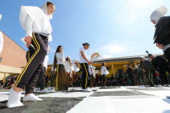 Em São José dos Pinhais, na Grande Curitiba, mais de 400 estudantes do ensino fundamental da Escola Estadual Maria Vidal Novaes participaram de atividades e oficinas de xadrez humano, dominó com caixa de leite, jogos matemáticos interativos de internet e cartazes com pinturas cubistas de artistas que utilizam ou utilizaram figuras geométricas em seus trabalhos, como o russo Wassily Kandinsky, o espanhol Pablo Picasso e o brasileiro Romero Brito.
