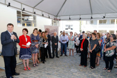 A Secretaria de Estado da Educação lançou nesta terça-feira (12), em Curitiba, a publicação “70 anos de Educação em Revista – memória da educação paranaense”. O impresso integra as comemorações do aniversário da pasta que desenvolveu diversas atividades com o objetivo resgatar e preservar a memória da educação pública no Estado.