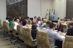 Os 32 chefes dos Núcleos Regionais de Educação (NREs) estiveram reunidos em Maringá nesta segunda, terça e quarta-feira (23, 24 e 25) com a secretária de Estado da Educação, professora Ana Seres, chefes de departamentos da Secretaria da Educação e do Fundepar, para debater assuntos administrativos e dar encaminhamentos a questões pedagógicas, de recursos humanos e infraestrutura.