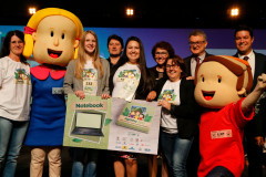 Estudantes das redes municipal, estadual e particular de ensino foram premiados nesta segunda-feira (30), em Pinhais, na Região Metropolitana de Curitiba, por trabalhos relacionados à sustentabilidade, promovido pelo Concurso Agrinho, da Federação da Agricultura do Estado do Paraná (FAEP) e Serviço Nacional de Aprendizagem Rural (SENAR)