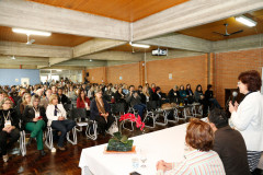 Começou nesta terça–feira (07) em Curitiba, e segue até o dia 09, o 2º Encontro Estadual de Tecnologias Educacionais: inovação e criatividade na educação paranaense. O objetivo é divulgar entre professores, estudantes, pesquisadores e gestores da educação paranaense iniciativas com o uso de tecnologias na educação que possibilitem a resolução colaborativa de problemas, a experimentação, o desenvolvimento tecnológico e o compartilhamento de conhecimento.