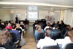 Professores das redes municipal e estadual de ensino foram contemplados nessa terça-feira (21), em Curitiba, com troféus e menções honrosas por desenvolver e trabalhar ações pedagógicas inovadoras que contribuem para o processo de ensino e aprendizagem. A premiação faz parte da 10° edição do Prêmio Professores do Brasil, do Ministério da Educação.