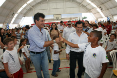 O governador Beto Richa abriu o ano letivo da rede pública estadual, nesta quarta-feira (8), com a inauguração de uma escola de ensino integral no município de Nova Santa Bárbara, no Norte do Estado. Foto: AENoticia