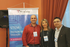 O diretor de Políticas e Tecnologias Educacionais da Secretaria de Estado da Educação, Eziquiel Menta (direita), e os professores Sarita Maria Pieroli, de História, e Edson Pedro Schiehl, de Matemática, participam nessa semana do programa STEM TechCamp BRASIL 2018 promovido pelo governo dos Estados Unidos. O encontro iniciou na segunda-feira (19) termina na sexta (23).