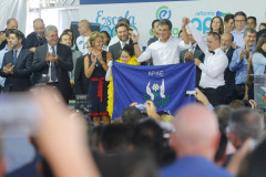 O governador Beto Richa autorizou o repasse de R$ 20 milhões para a reforma de 200 Associações de Pais e Amigos dos Excepcionais (Apaes) do Paraná. O recurso faz parte do maior pacote de investimentos da história da educação do Estado, divulgado nesta quarta-feira (28), durante cerimônia no Palácio Iguaçu, em Curitiba. Foram liberados R$ 600 milhões para a área.