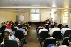 Curso segue até o dia 12 desse mês e deve atender até mais de 1.200 profissionais 