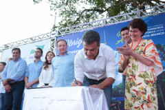 O governador Beto Richa autorizou nesta sexta-feira (02) a abertura do processo licitatório para a construção da Unidade Nova Bairro Fraron, escola que vai atender mais mil alunos de Pato Branco. A execução do projeto está prevista para começar no mês de abril com investimento de R$ 7,5 milhões de recursos da Secretaria de Estado de Educação.