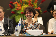 A secretária da Educação do Paraná, professora Ana Seres, participa nesta segunda-feira (12) e terça-feira (13) da primeira reunião ordinária de 2018 do Conselho Nacional de Secretários de Educação (Consed), em Fortaleza, no Ceará. Estão reunidos representantes de todos os estados e Distrito Federal para discutir e validar o texto da Base Nacional Comum Curricular (BNCC) do Ensino Médio.