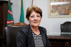 Lúcia Aparecida Cortez Martins é professora do estado desde 1988. Também foi diretora de escola antes de chefiar por sete anos o Núcleo Regional de Educação de Londrina.
