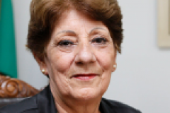 Secretária Lucia Cortez