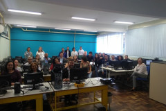 Profissionais trabalharam questões técnicas relacionadas ao uso do sistema, importância do combate ao abandono escolar e o papel da rede de proteção à criança e ao adolescente.