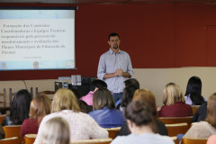 Secretaria Estadual de Educação do Paraná; Formação das Comissões dos Planos Municipais de Educação do Paraná no núcleo regional de educação de Curitiba, na foto palestra do Mauricio Pastor dos Santos. 08-05-18. Foto: Hedeson Alves