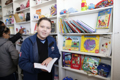 Secretaria Estadual de Educação do Paraná; Colégio Estadual Dom Oreone alunos ganham pontos que é transformado em dinheiro criado pelo colégio por bom comportamento e para trocar por produtos doados pela comunidade, na foto o aluno Pedro Henrique Felix Fernandes. 13-07-18. Foto: Hedeson Alves