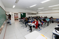 A Secretaria de Estado da Educação definiu o cronograma de matrículas na rede estadual para o próximo ano letivo. A novidade é a apresentação obrigatória de original e cópia da Declaração de Vacinação, documento que será emitido por profissional de saúde, da rede pública ou privada, atestando que o aluno está em dia com todas as vacinas consideradas obrigatórias.