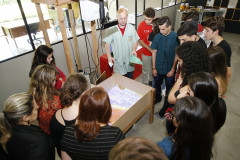 Secretaria Estadual de Educação do Paraná; Alunos do Colégio Estadual do Campo Brasilio Antunes da Silva de Ponta Grossa visitam o Parque da Ciência em Quatro Barras, na foto na foto o professor Anisio Lasievicz diretor do Parque da Ciências Newton Freire Maia. 09-10-18. Foto: Hedeson Alves