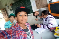 Em 2008, a então agente comunitária de saúde, Cassiane Aparecida de Matos, de 36 anos, deixou a comunidade quilombola João Surá, em Adrianópolis (no Vale do Ribeira) para trabalhar em Curitiba como auxiliar de cozinha. Cinco anos depois, ela não estava satisfeita com a vida na Capital e resolveu voltar para sua comunidade de origem. Lá ela se formou em matemática e desde 2016 atua como professora na disciplina na comunidade João Surá. - Adrianópolis, 15/10/2018.  - Foto: Divulgação SEED