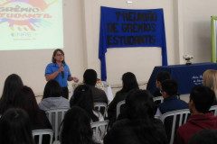 Estudantes participaram de palestras e elaboraram plano de ações para o próximo ano letivo. 