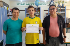 Participação dos alunos em concursos do literários acontece todos os anos sob a orientação do professor de Língua Portuguesa com incentivo da direção da escola.