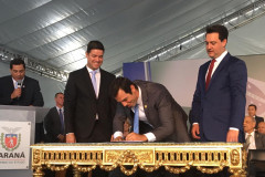 O novo governador do Paraná Carlos Massa Ratinho Júnior tomou posse do cargo nesta terça-feira (01) e nomeou os novos secretários de estado.