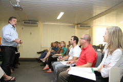 Arns falou da importância do apoio das universidades na formação dos futuros professores e da articulação com a educação básica. 