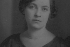 Secretaria homenageia mulheres que marcaram a história da educação e todas as que, hoje, tornam a nossa rede possível. Na foto a ex-educadora Isabel Lopes Santos Souza.