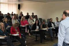 Servidores discutiram experiências internacionais e em outros estados relacionadas aos avanços das políticas educacionais e mecanismos para melhorar a educação no Brasil.