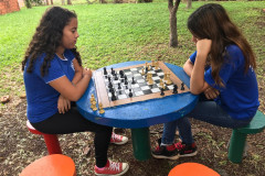 Projeto é coordenado pela funcionária em parceria com uma rede de voluntários formada por ex-alunos, professores, ex-professores e membros da comunidade escolar.