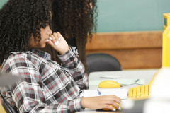 Durante as inscrições os participantes devem escolher também a instituição certificadora na qual prefere solicitar a certificação ou a declaração parcial de proficiência. 