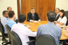 O vice-governador e Secretário da Educação, Flávio Arns, recebeu nesta quinta-feira (15), em seu gabinete, no Palácio Iguaçu, representantes da APP-Sindicato.