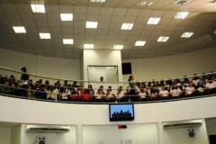 Mais de 50 estudantes do ensino médio e do curso de formação de docentes do Colégio Estadual Emílio Menezes, em Arapongas, assistiram nos meses de fevereiro e março, a sessões plenárias da Câmara Municipal.